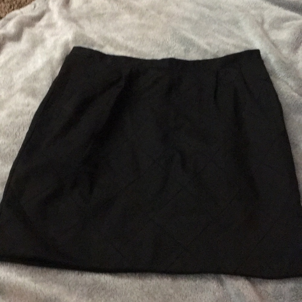 VanHeusen black skirt